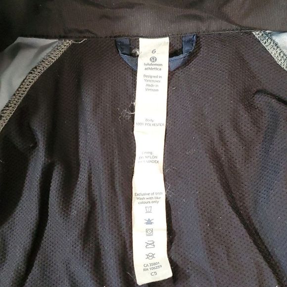 Lululemon Gather and Sprint Jacket Blue Black Polka Dot Size 6 - Picture 7 of 10